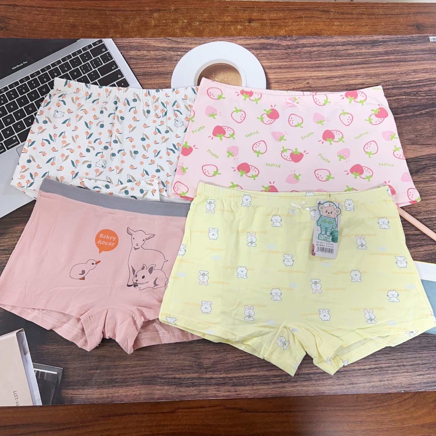 Children's pants women's combed cotton cotton small amount of modal hybrid high-bar mouse factory girls' boxer pants wholesale