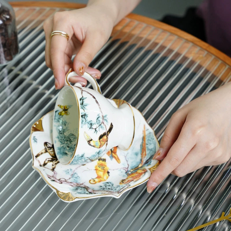Капучино кофе? (Original: Coffee sophisticated afternoon tea, set, European style)