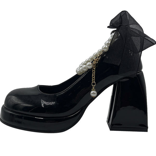 Retro Mary Jane shoes with bow