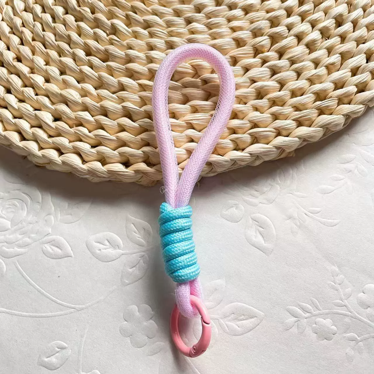Protective short woven strap, keychain with glass, mobile phone