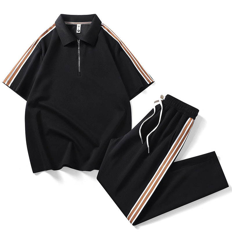 Completo da uomo di alta qualità con polo, t-shirt con mezza zip e pantaloni, casual e versatile, due pezzi._voghion.com