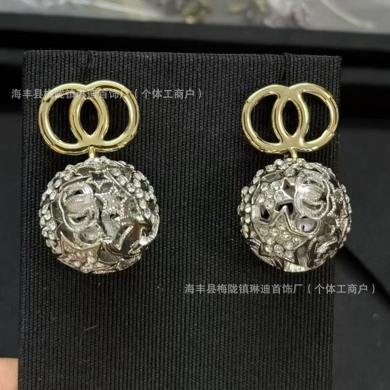 新款香家法式花朵名媛宫廷光面镶钻字母珍珠耳钉耳环耳饰品潮|undefined