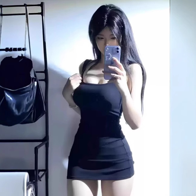 Sister-Style Little Black Dress, Waist Slimming Suspender Skirt, Hip-Covering Skirt, Pure Lust Hot Girl Square-Neck Tight Dress, Women's New Summer Style Sister-Style Little Black Dress, Waist Slimming Suspender Skirt, Hip-Covering Skirt, Pure Lust Hot Girl Square-Neck Tight Dress, Women's New Summer Style