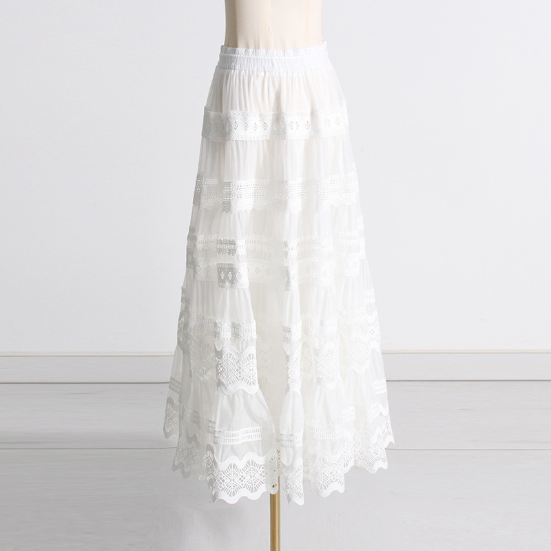 Completo due pezzi donna con top in pizzo e gonna a vita alta_voghion.com