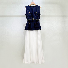 早秋2025精致名媛优雅蓝白撞色缎面拼接雪纺百褶无袖长款连衣裙