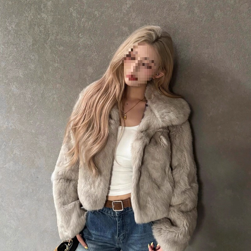 Winter Short Fur Integrated Real Rabbit Fur Outwear for Women, Small Fragrant Lady Real Fur Lapel Warm Fur Outwear Winter Short Fur Integrated Real Rabbit Fur Outwear for Women, Small Fragrant Lady Real Fur Lapel Warm Fur Outwear