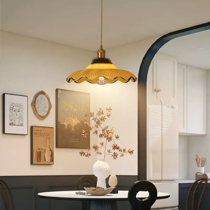 法式复古怀旧餐厅吊灯2025新款个性卧室饭厅吧台灯具广东中山