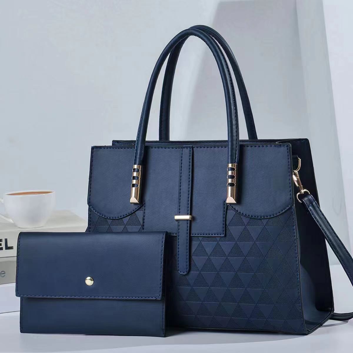 Women's Medium Pu Leather Triangle Geometric Classic Style Zipper Buckle Bag Sets display picture 4