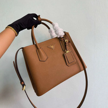 �컨��P��1BG2775�ֹ��͹�ʮ�ּy���ְ�ţƤ�μ�б���Ҹ�°�Ů��