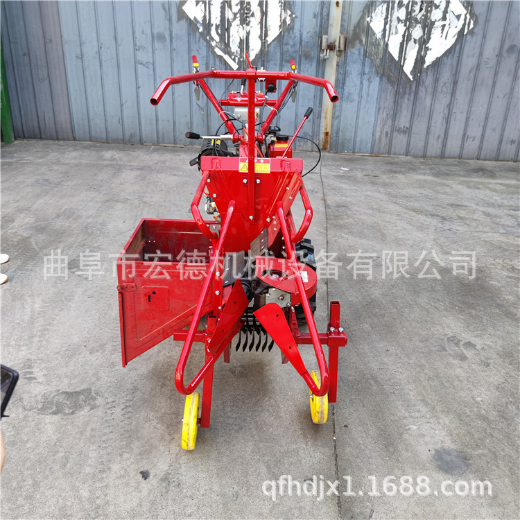 新型单行玉米收获机 手扶车配套单行玉米扒皮收割机