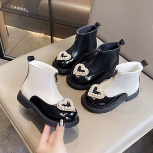 Martens, демисезонные модные утепленные короткие сапоги, украшены жемчугом, в корейском стиле, в стиле Шанель, подходят для подростков