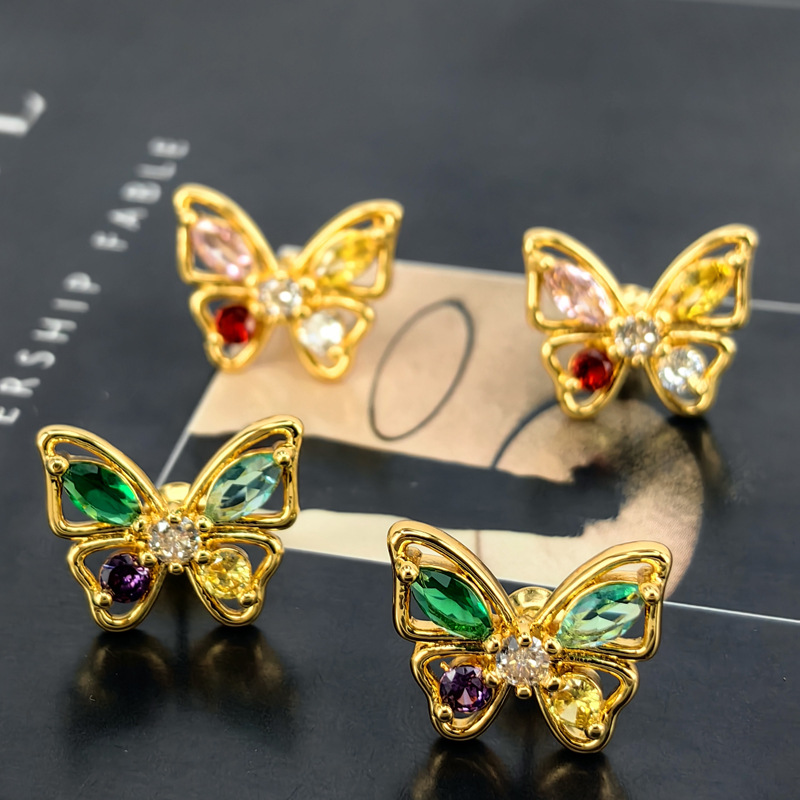 1 Pair Simple Style Butterfly Copper Ear Studs display picture 1