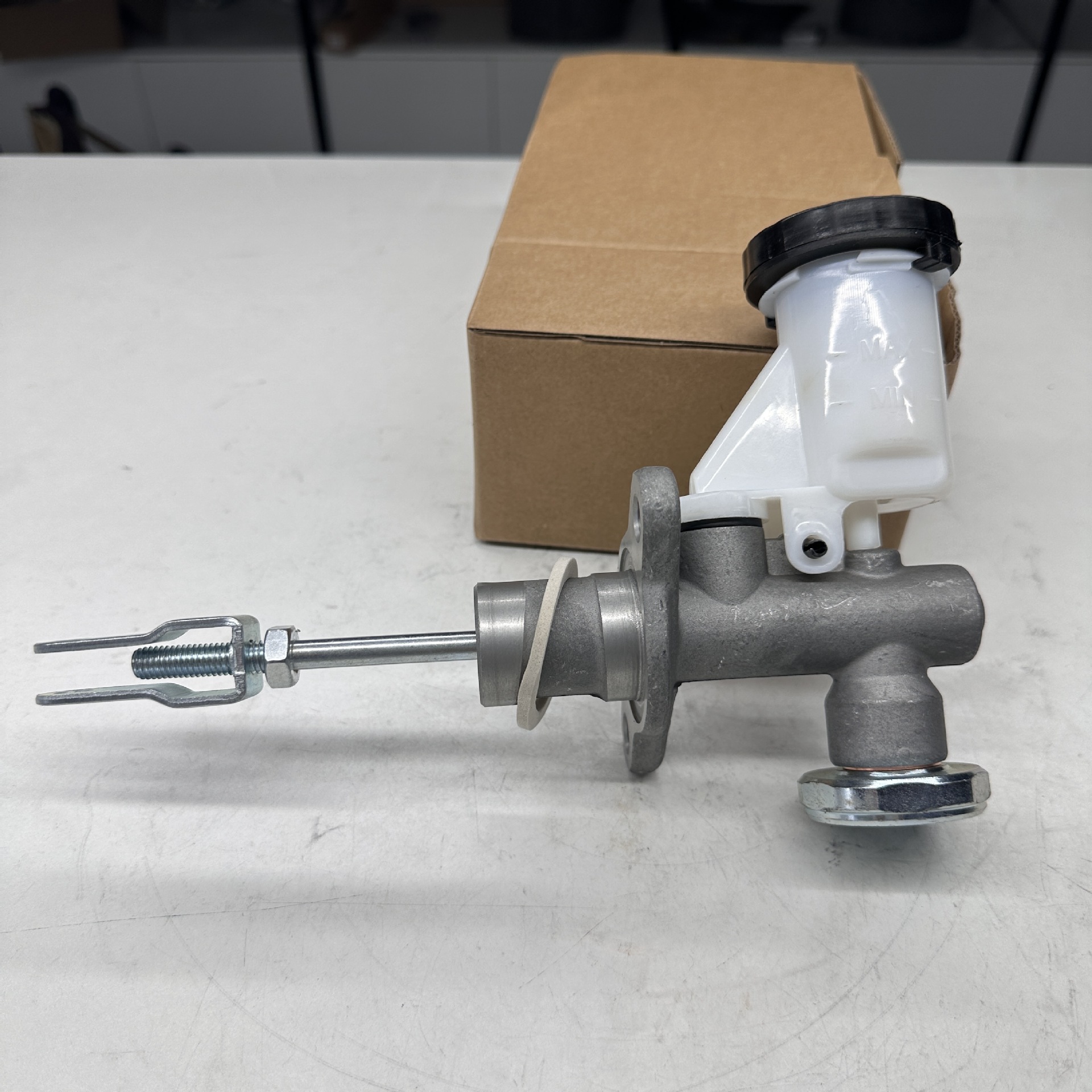 Suitable for Nissan Frontier Clutch Master Cylinder 30610-3S501 30610-3S507