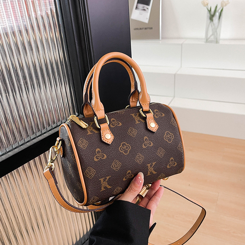Luxury trendy women's handbags, Korean niche stylish vintage shoulder pillow bag, crossbody bag, Boston bag