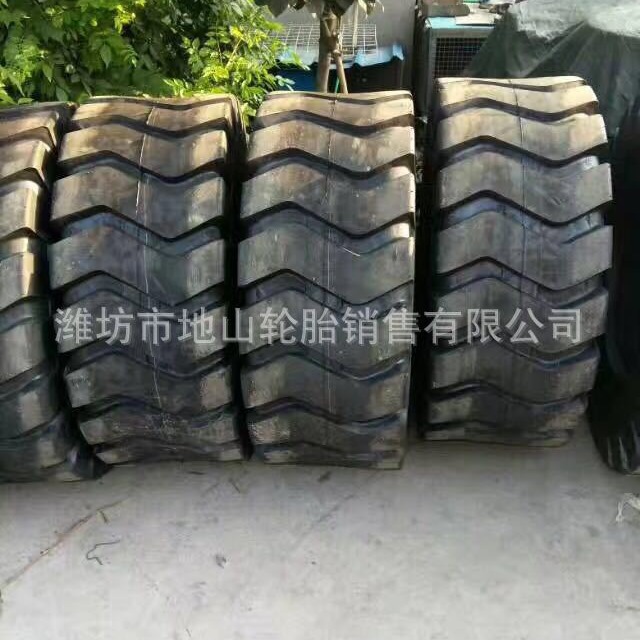 现货供应16/70-20 工程花纹 铲车轮胎