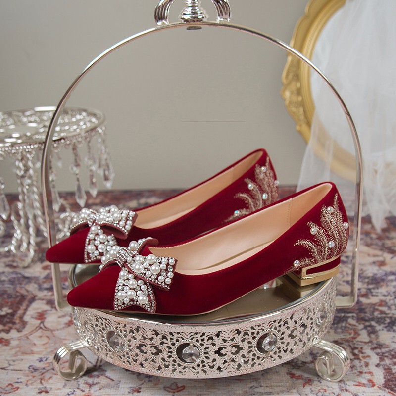 Wedding shoes Women's Flat rhinestone Xiuhe dress wedding dress 2023 new bridal shoes red pregnant women shoes Wedding shoes Women's Flat rhinestone Xiuhe dress wedding dress 2023 new bridal shoes red pregnant women shoes