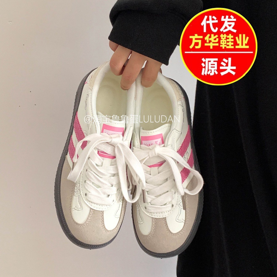 Nicho encantador color de verano 2026 nuevos zapatos cómodos zapatos deportivos casuales pequeños zapatos blancos para estudiantes zapatos versátiles