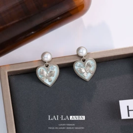 耳钉;项链;耳环