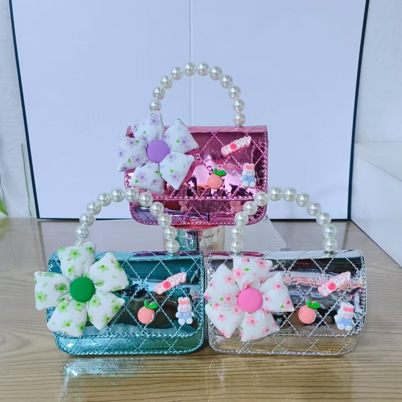 Bolso de perla para niña, bolso de mensajero, monedero para niña, flor de fragancia láser, bolso para niños, cadena, bolso cuadrado pequeño