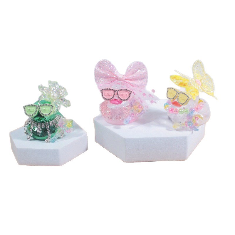 Accesorios de agua transfronterizos pato amarillo 8 sombrero bufandas decoración mano limón té de leche regalo