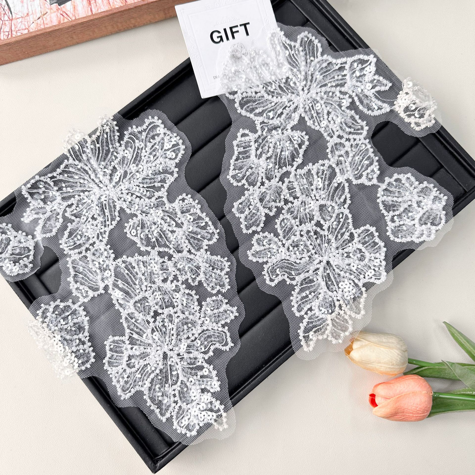 Cuentas blancas bordadas de encaje hoja de flor transparente accesorios de malla DIY ropa de baile parche de decoración