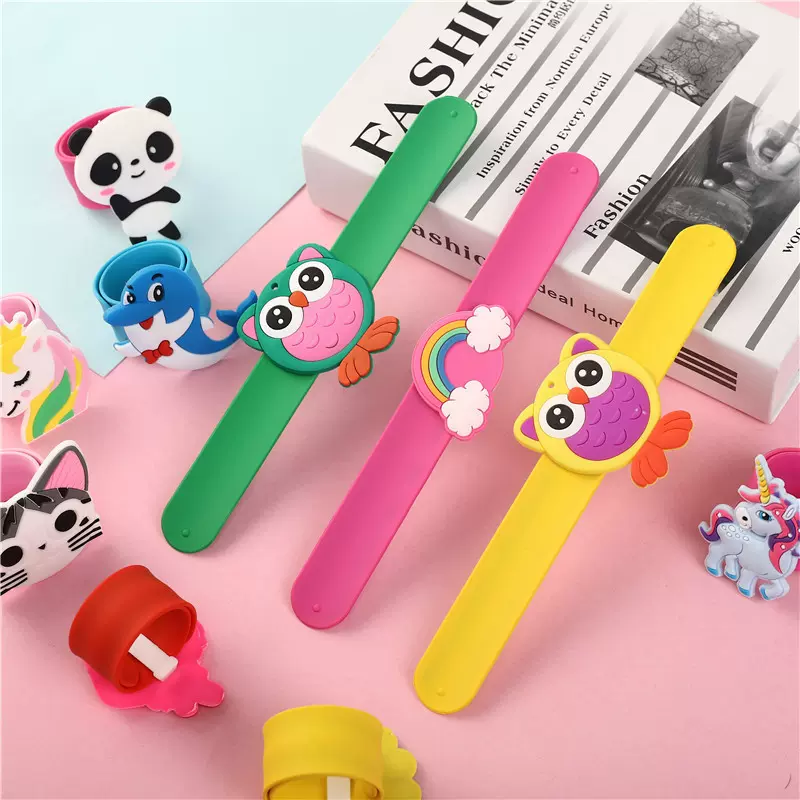 儿童手环玩具硅胶拍拍卡通夜光手环闪光啪啪圈儿童节日小礼品