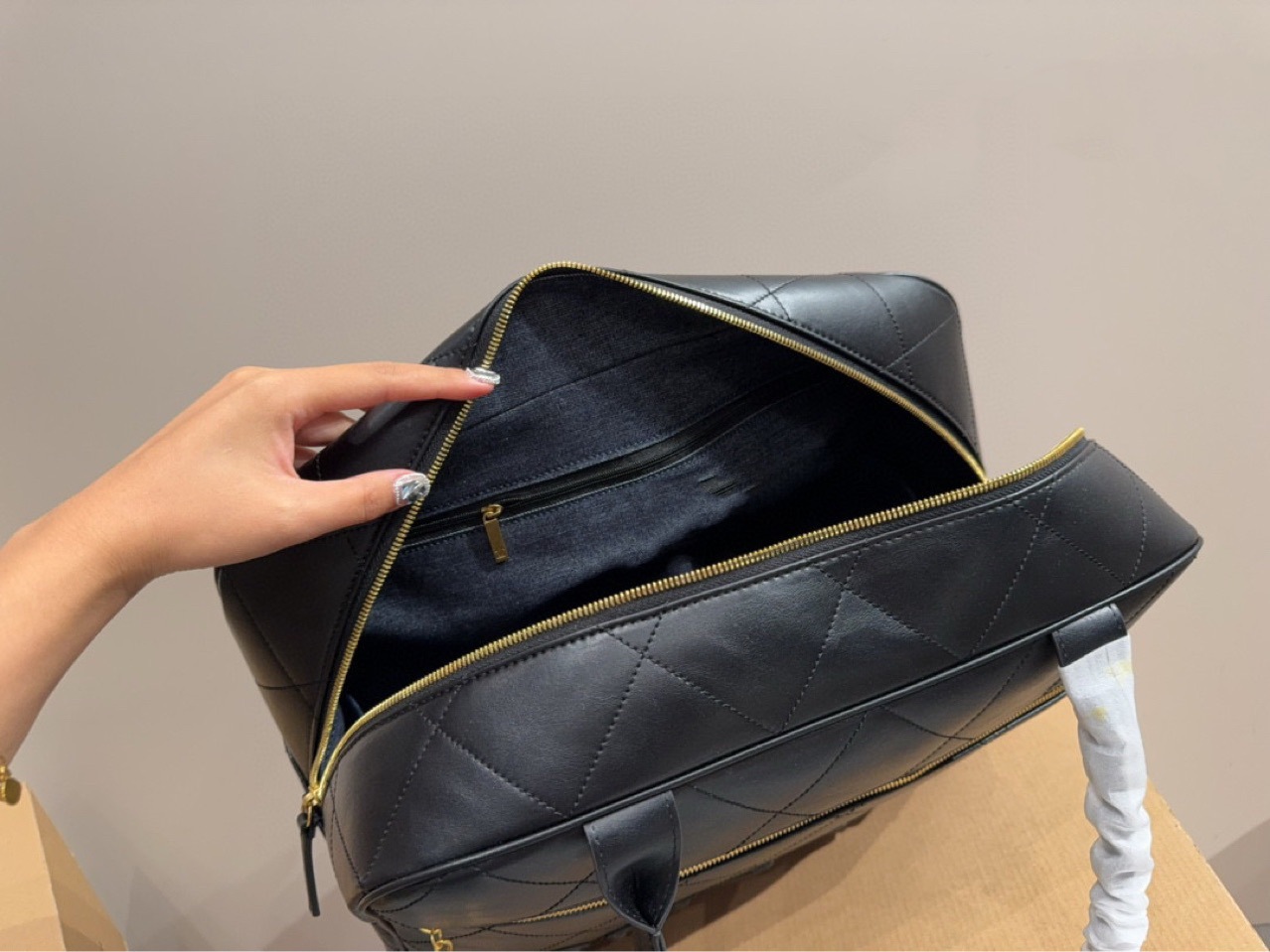 Chic Vintage Bowling Handbag