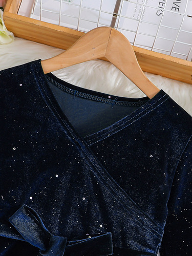 Autumn and winter youth retro V long-sleeved solid color sequined birthday party dress short-sleeved skirt dress Dress