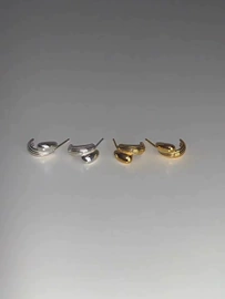项链;耳钉;戒指