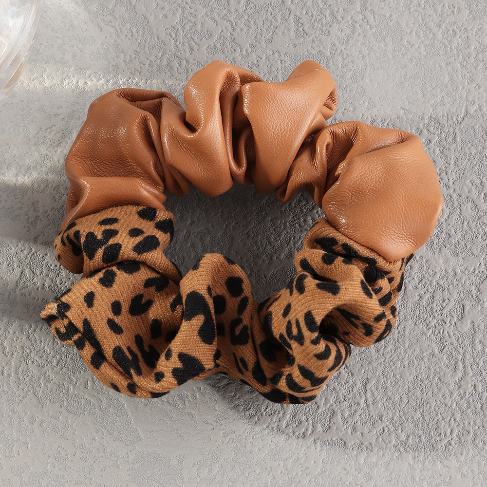 Korean Leopard Leather Hair Scrunchies Wholesale Nihaojewelry display picture 6