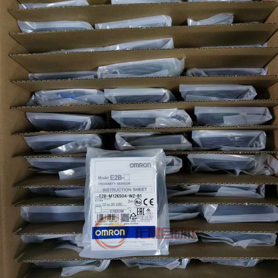 全新 E2E-X3D1-M1GJ    0.3M接近传感器议价