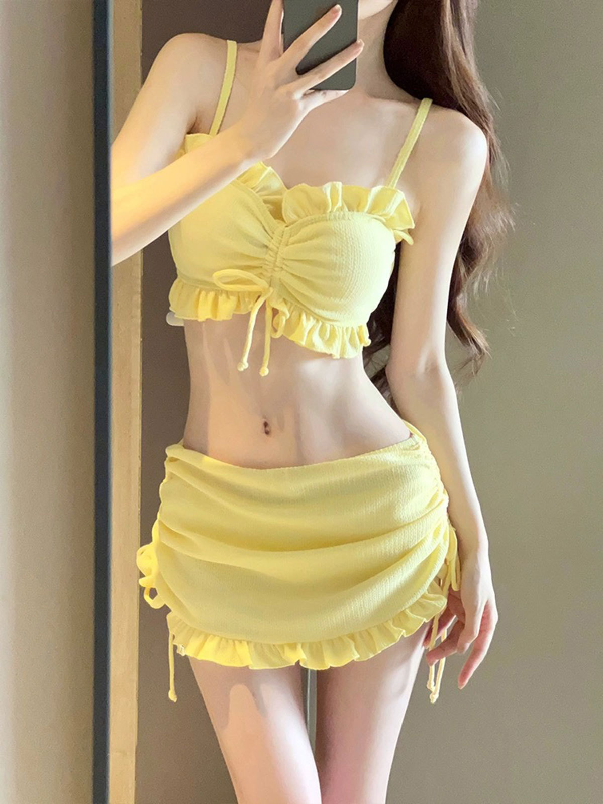 2024 verano nuevo bikini de tres piezas set vestido de baño delgado vacaciones de viento de playa bañada spa trajes de baño mujeres