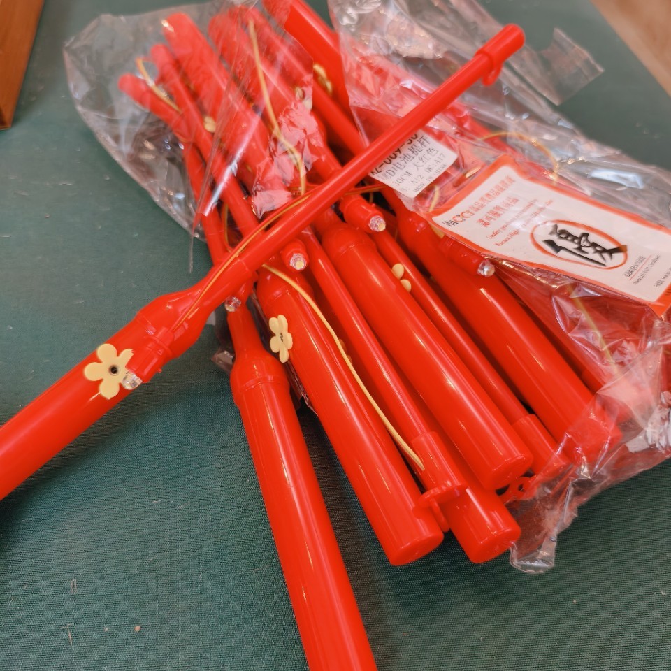 电子灯万圣节LED灯笼配件塑料手提杆提手电池杆加长红色