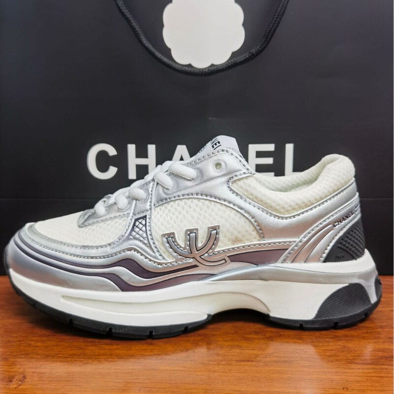 Cross-border Chanel-style C black and white panda sneakers with mesh and leather stitching, thick-soled dad shoes, casual running shoes for couples Cross-border Chanel-style C black and white panda sneakers with mesh and leather stitching, thick-soled dad shoes, casual running shoes for couples