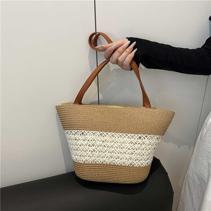 Paja de vacaciones al mar de gran capacidad bolsa tote2025 en la nueva tendencia de verano de paja de moda de viaje brazo bolsa para mujeres