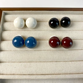 项链;耳环;耳钉