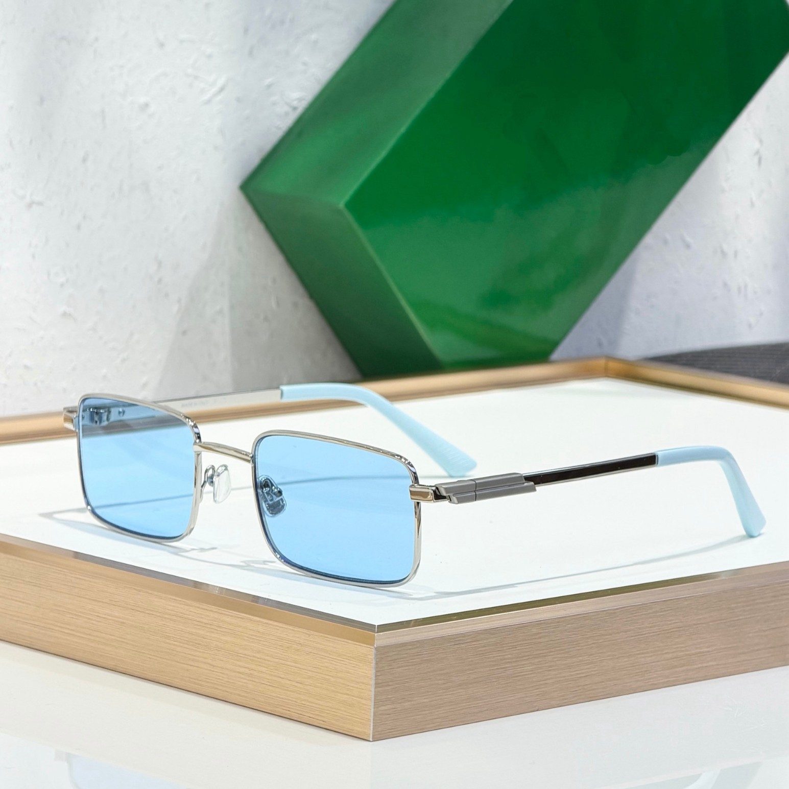 fashionable quality travel sunglasses