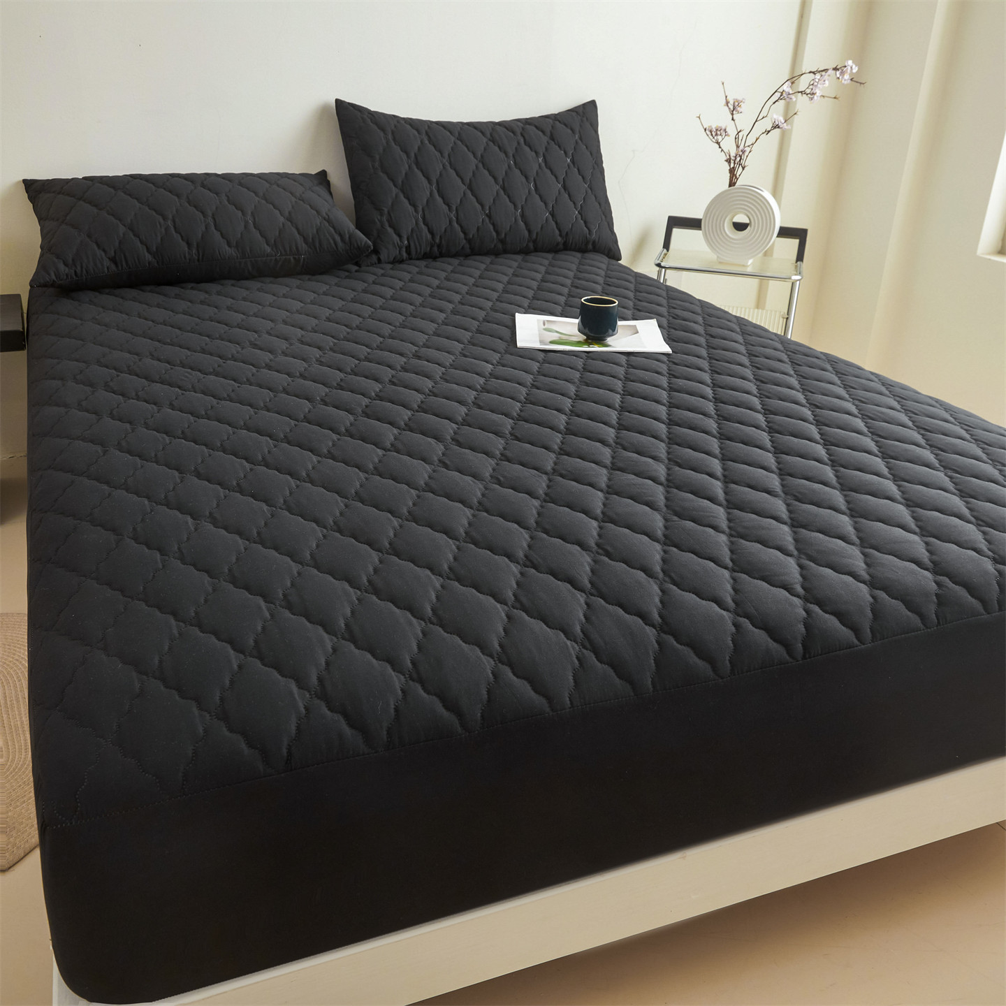 Protector de colchón impermeable con relleno de algodón, de una sola pieza gruesa, cubrecama con barrera contra orina, protector de colchón para Amazon, disponible con envío directo.