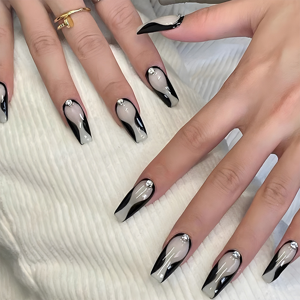 Comercio exterior venta caliente pieza de manicura línea negra diamante pegatinas de uñas falsas al por mayor uñas venta transfronteriza venta caliente desgaste de uñas