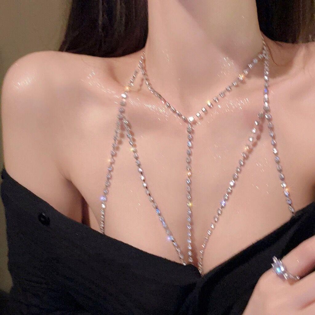 Bodychain Bikini Clavicle Chain Body Chain Jewelry Sparkling Diamond Sexy Necklace for Women Multi-Layer