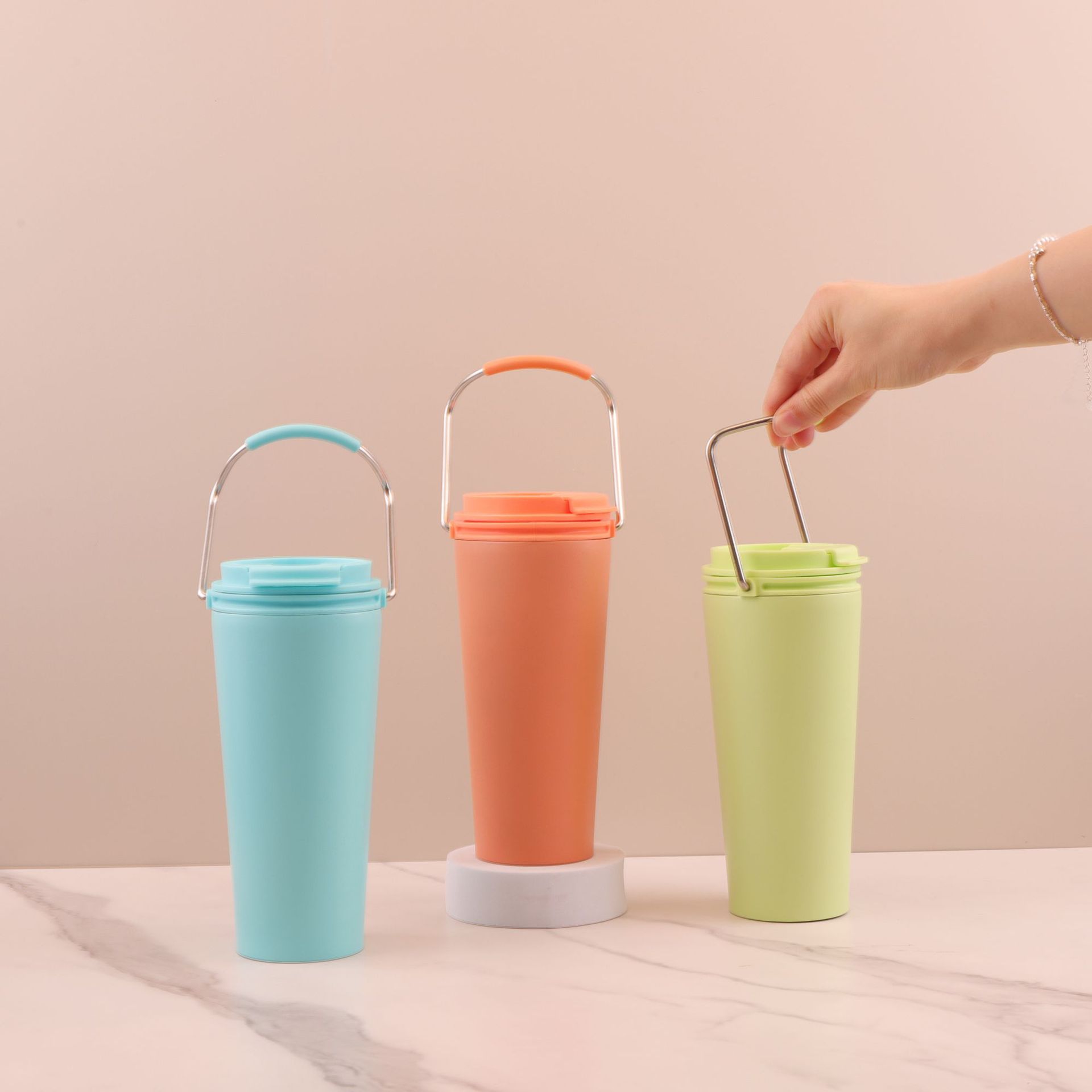 Cross-border 304 acero inoxidable doble paja taza de automóvil portátil de gran capacidad deportiva portátil taza de hielo para automóviles al aire libre