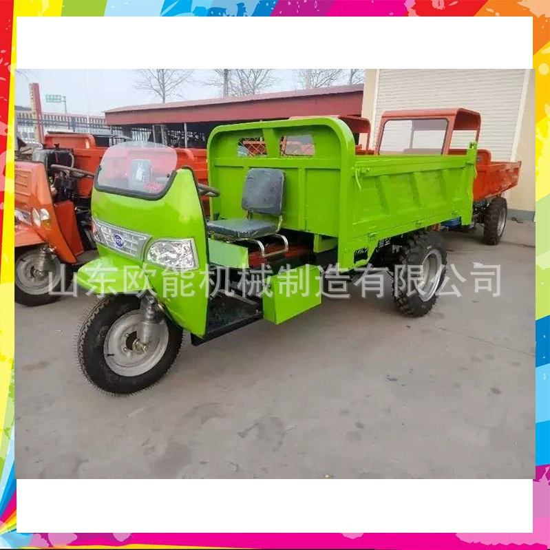 Грузовой строительный электротрицикл с батарейным питанием для доставки и подъема грузов, предназначенный для работы на стройплощадках, перевозки песка и гравия.