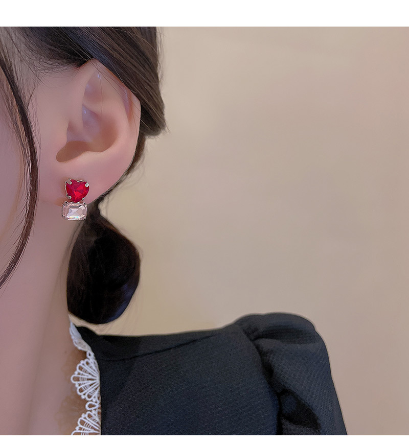 Fashion Square Heart Shape Copper Plating Rhinestones Ear Studs 1 Pair