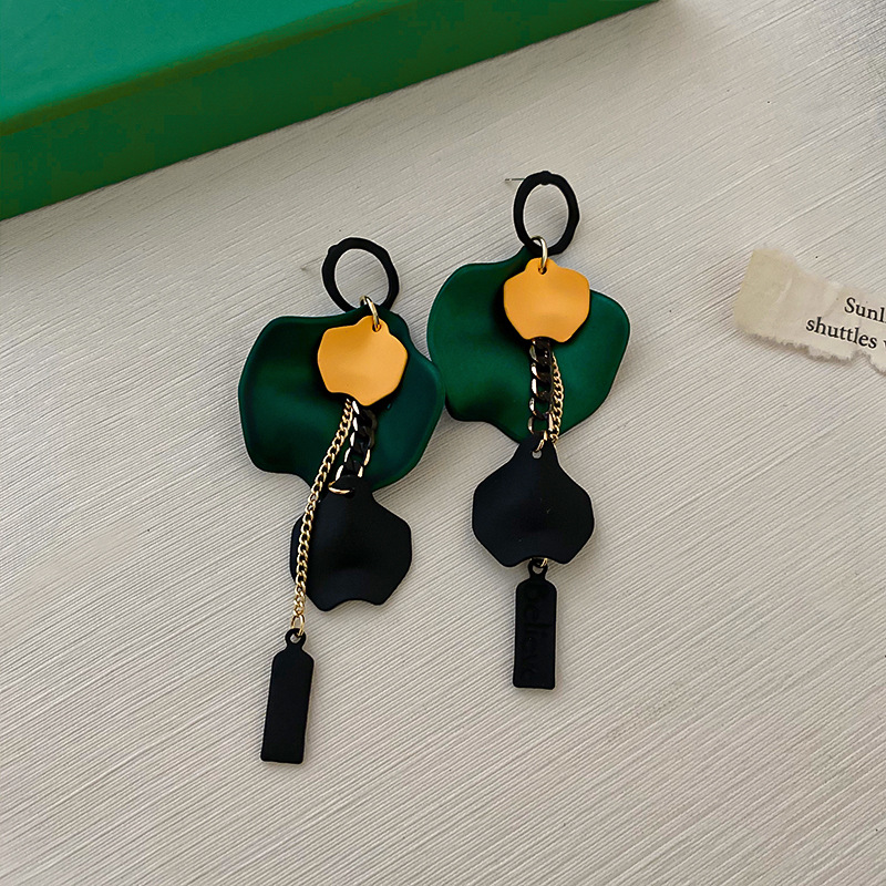 925 silver needle green Earrings collection European and American fashion retro petal Tassel Earrings personalized high sense Earrings