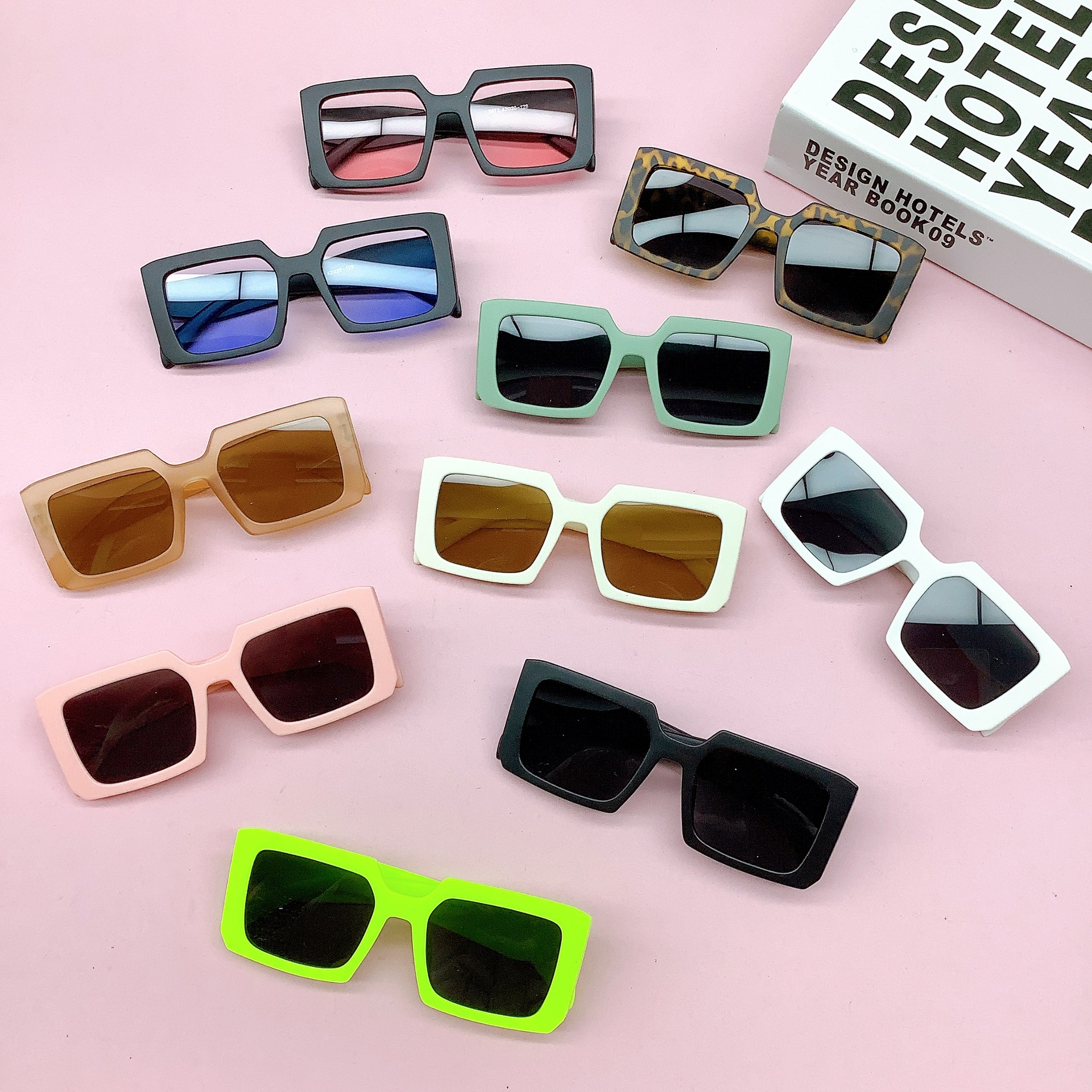 Fashion Korean style children's sunglass...