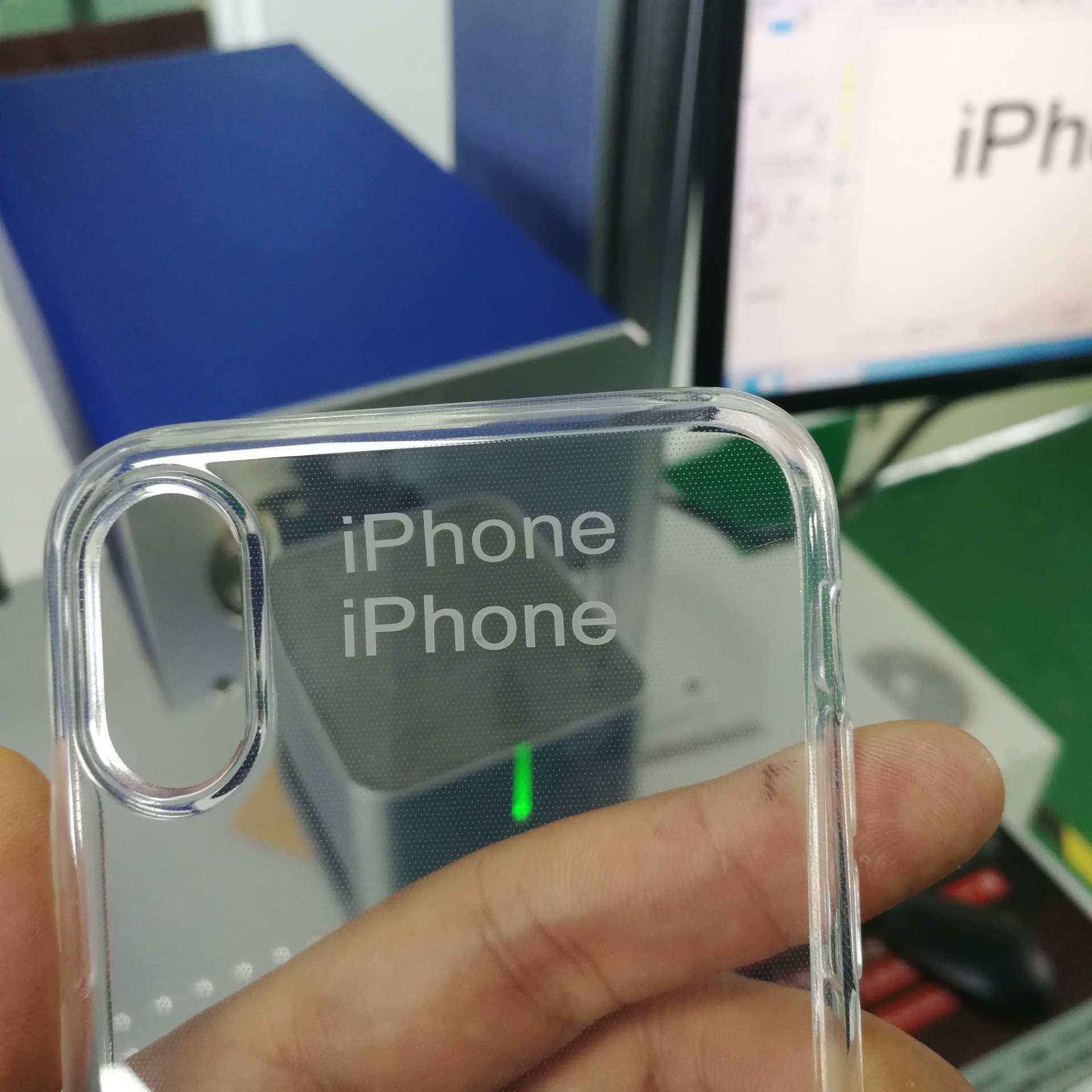 东莞市凤岗塘厦天堂围3W5W10W透明 硅胶手机壳紫外激光打标机