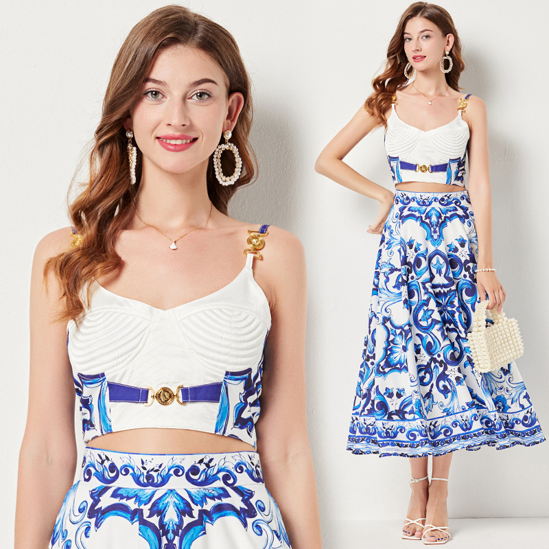 559 Real-shot Blue and White Porcelain Vintage Printed Metal Buckle Stereo Tube Top with Strap Swing Skirt Two-piece Set 559 Real-shot Blue and White Porcelain Vintage Printed Metal Buckle Stereo Tube Top with Strap Swing Skirt Two-piece Set
