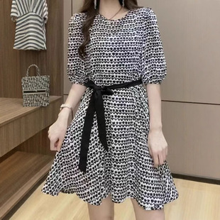 2025�¿��ļ��r���B��ȹŮ����a�ڶ��@��С���Ӛ��|���L��ȹ��