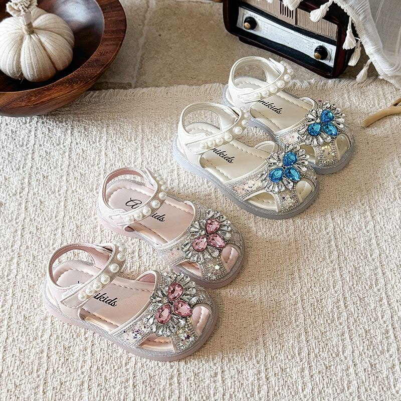 Summer sandals