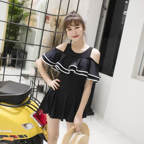 Parent-child swimsuit, new mother-daughter one-piece boxer shorts, tummy-covering and slimming swimwear, Korean-style off-shoulder swimsuit for girls and children.